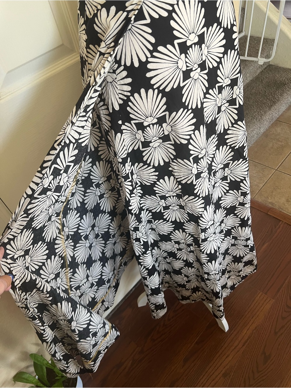 Free People Black Cream Floral Wrap Midi Skirt Handkerchief Hem Boho - Picture 9 of 10